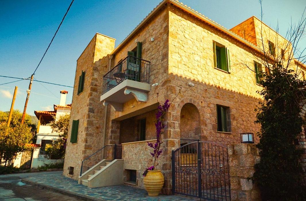 Olvio Suites Kardamyli Extérieur photo