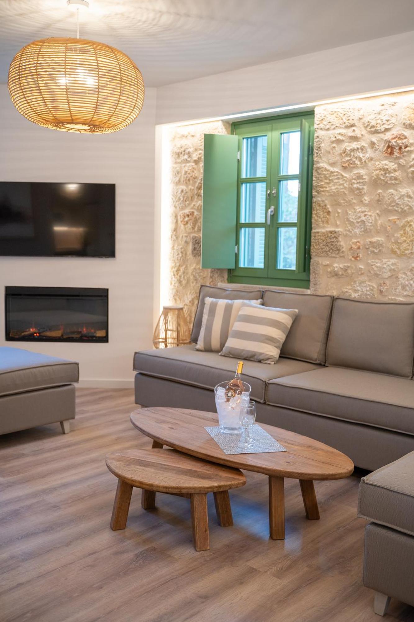Olvio Suites Kardamyli Extérieur photo