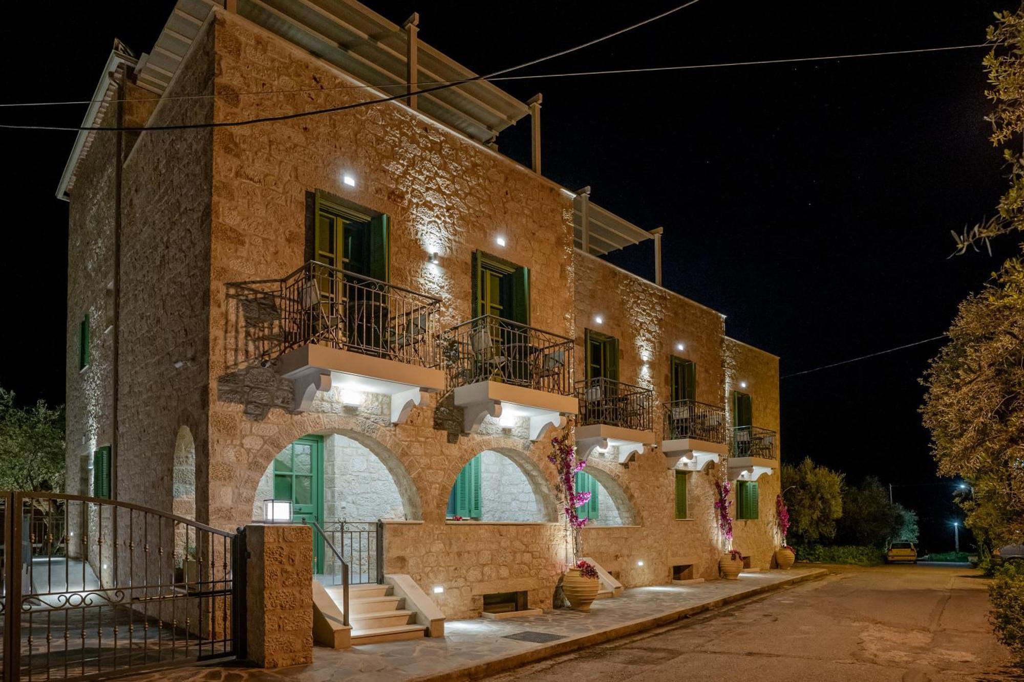 Olvio Suites Kardamyli Extérieur photo